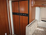2005 Fleetwood Bounder Photo #13