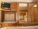 2005 Fleetwood Bounder Photo #12