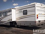 2005 Fleetwood Bounder Photo #4