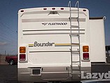 2005 Fleetwood Bounder Photo #6