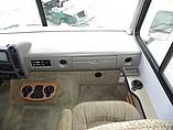 2005 Fleetwood Bounder Photo #9