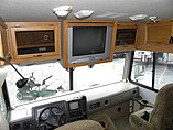 2005 Fleetwood Bounder Photo #10