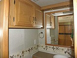 2005 Fleetwood Bounder Photo #34