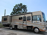 2006 Fleetwood Bounder Photo #13