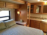 2007 Fleetwood Bounder Photo #5