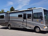 2007 Fleetwood Bounder Photo #3
