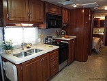 2007 Fleetwood Bounder Photo #13