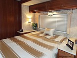 2007 Fleetwood Bounder Photo #18