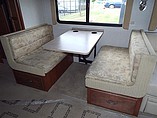 2009 Fleetwood Bounder Photo #23