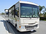 2008 Fleetwood Bounder Photo #3
