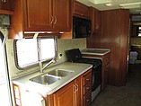 2009 Fleetwood Bounder Photo #6