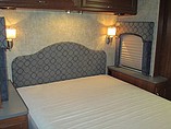2009 Fleetwood Bounder Photo #9