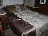 2013 Fleetwood Bounder Photo #22