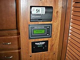 2014 Fleetwood Bounder Photo #23
