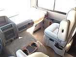 2015 Fleetwood Bounder Photo #7