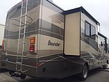 2015 Fleetwood Bounder Photo #18