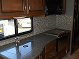 2015 Fleetwood Bounder Photo #8