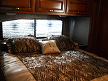 2015 Fleetwood Bounder Photo #19