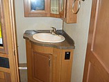 2015 Fleetwood Bounder Photo #18