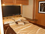 2015 Fleetwood Bounder Photo #21