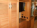 2015 Fleetwood Bounder Photo #25