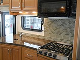 2015 Fleetwood Bounder Photo #28