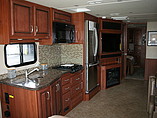 2015 Fleetwood Bounder Photo #9