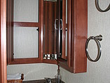 2015 Fleetwood Bounder Photo #23