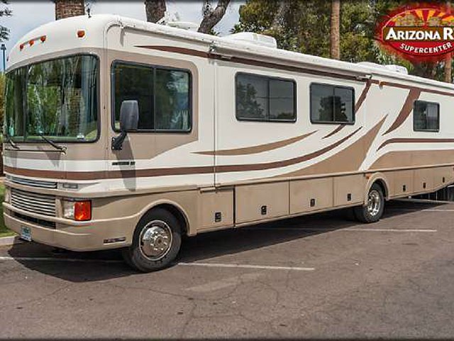 1999 Fleetwood Bounder Photo
