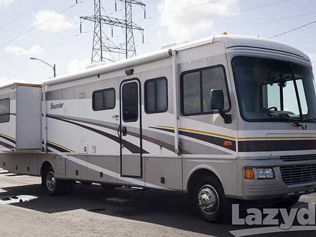 05 Fleetwood Bounder