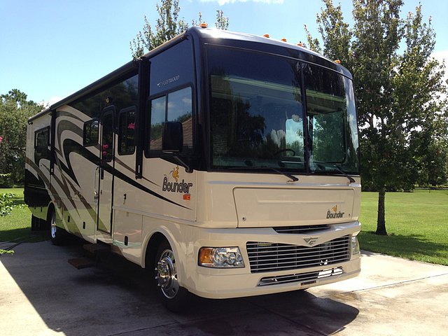 2007 Fleetwood Bounder Photo