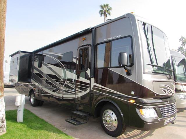 2015 Fleetwood Bounder Photo