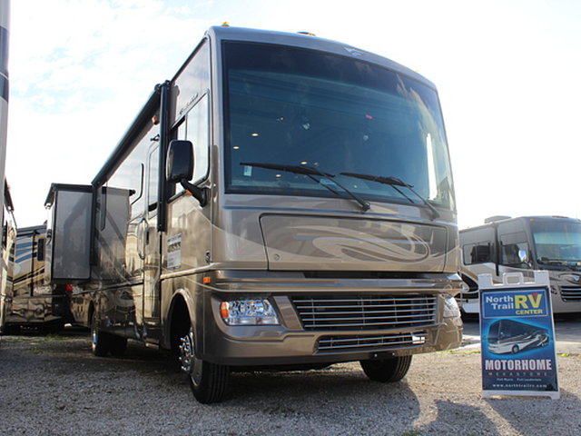 2015 Fleetwood Bounder Photo