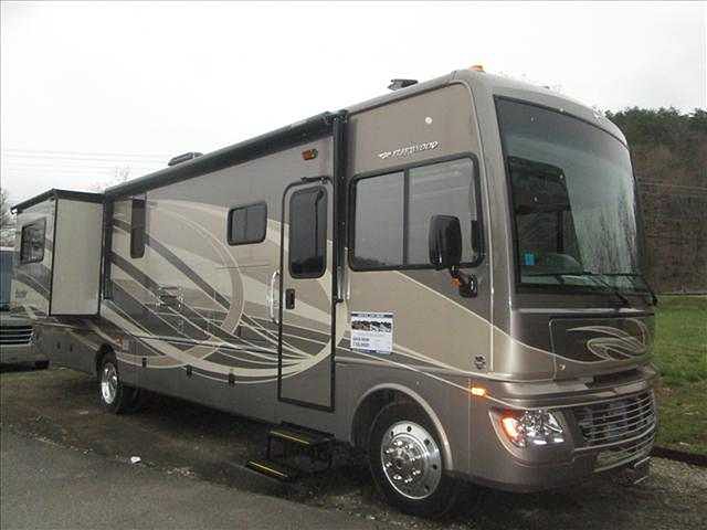2015 Fleetwood Bounder Photo