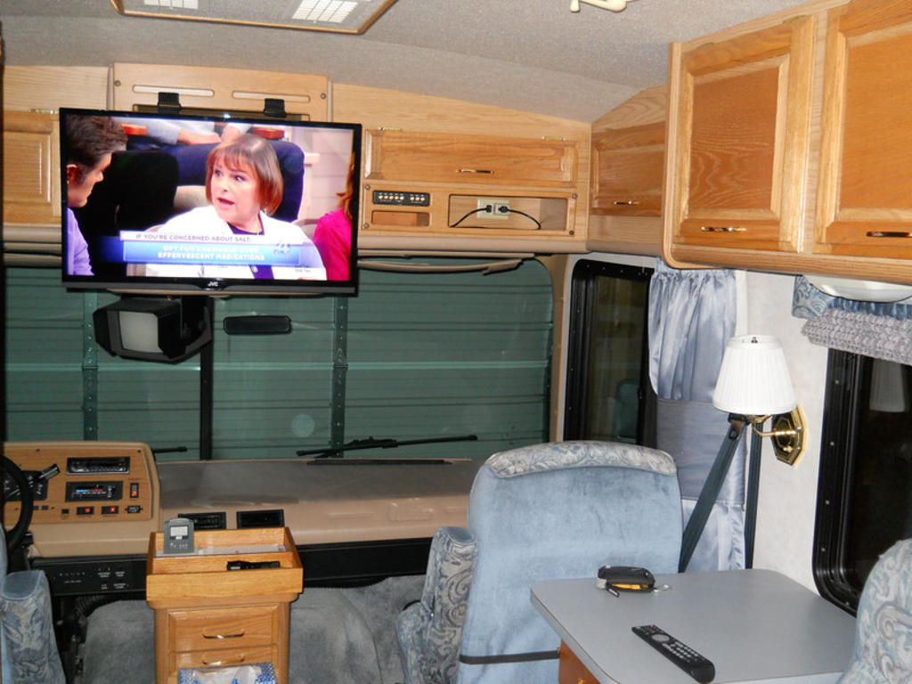 1997 Fleetwood Bounder 36s Floor Plan
