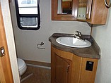 2015 Fleetwood Bounder Photo #14