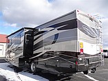 2015 Fleetwood Bounder Photo #16
