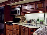 2015 Fleetwood Bounder Photo #7