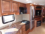 2015 Fleetwood Bounder Photo #9