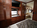 2016 Fleetwood Bounder Photo #14