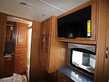 2016 Fleetwood Bounder Photo #11