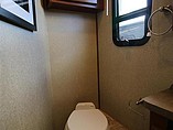 2016 Fleetwood Bounder Photo #23