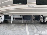 2016 Fleetwood Bounder Photo #10