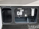 2016 Fleetwood Bounder Photo #17