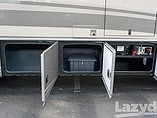 2016 Fleetwood Bounder Photo #23