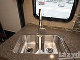 2016 Fleetwood Bounder Photo #44