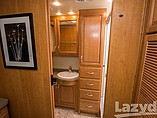 2016 Fleetwood Bounder Photo #56