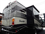 2015 Fleetwood Bounder Photo #3