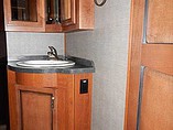 2015 Fleetwood Bounder Photo #24