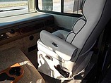 2015 Fleetwood Bounder Photo #10
